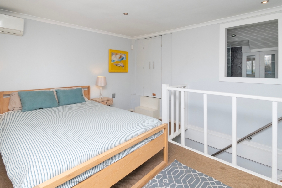 To Let 2 Bedroom Property for Rent in Green Point Western Cape